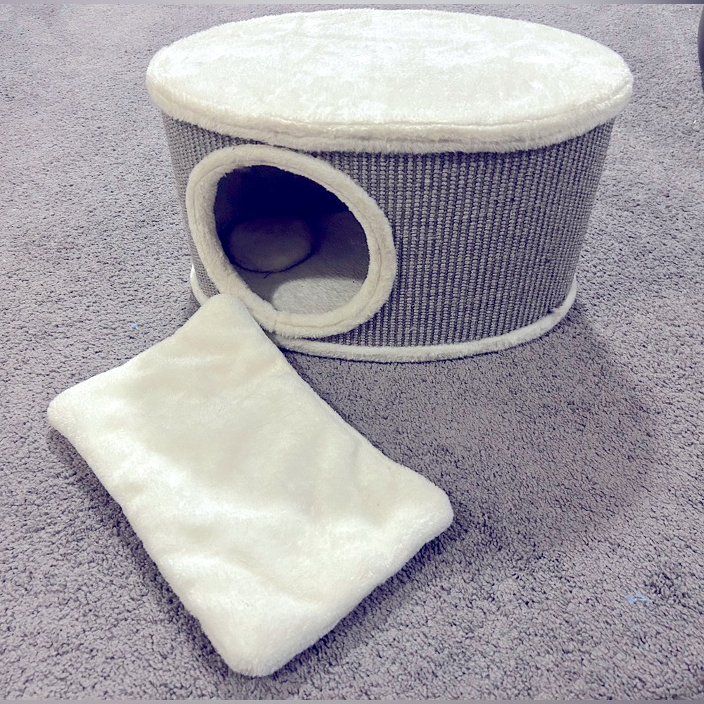 Cat Cuddly Cave Bed